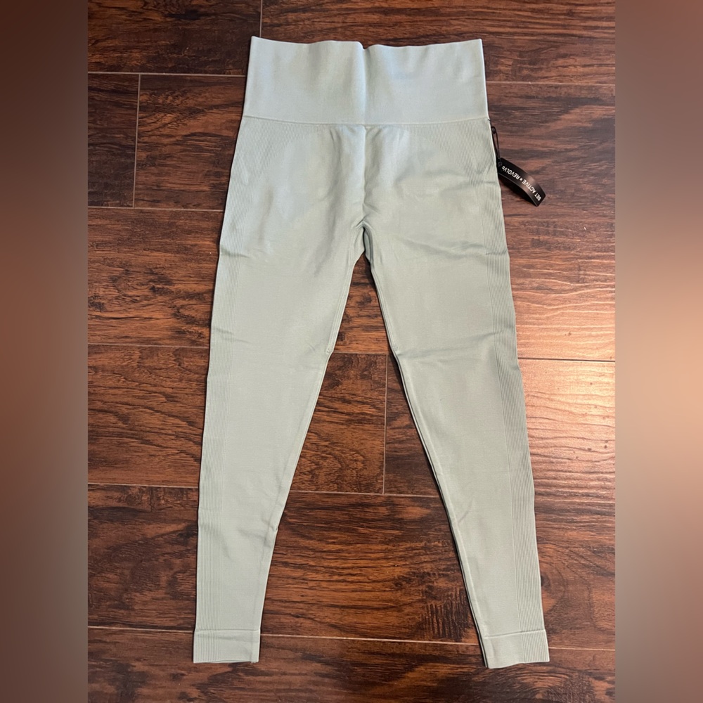 SETxREVOLVE Light Green Leggings